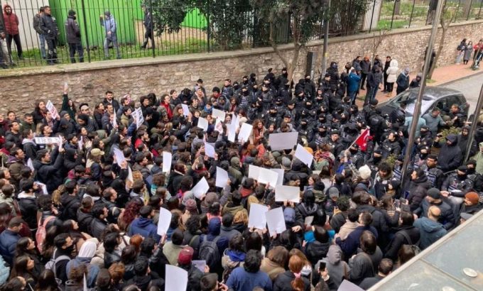 Hayali Kurulan Yeni Rejimin Kodları ve Halef Tartışmaları: Bilal’e Anlatır Gibi